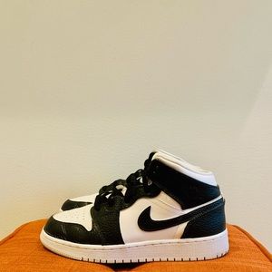 Custom Panda Jordan 1’s
